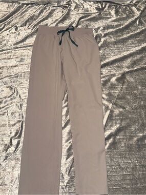 Figs Women's High Waisted Livingston Scrub Pants in Slate